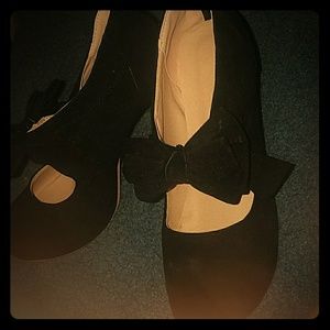 Black bow high heels